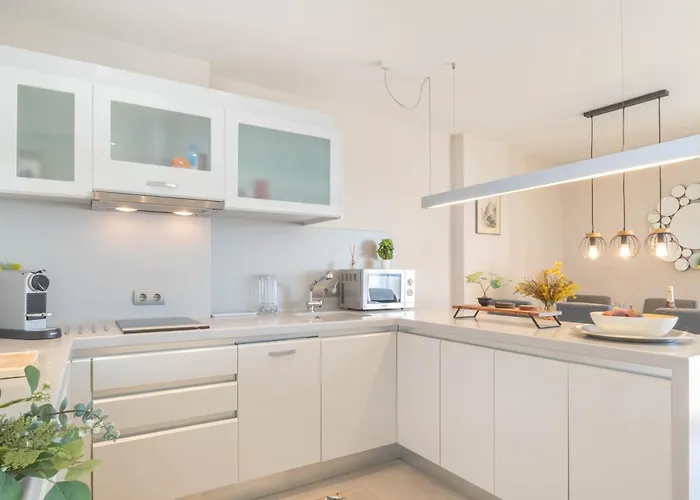 Coronado Marbesa - Happy *