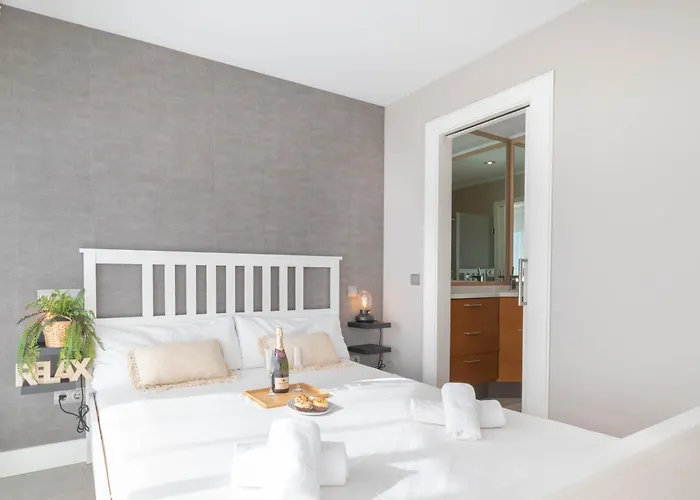 Coronado Marbesa - Happy