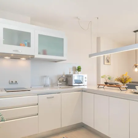 Coronado Marbesa - Happy *